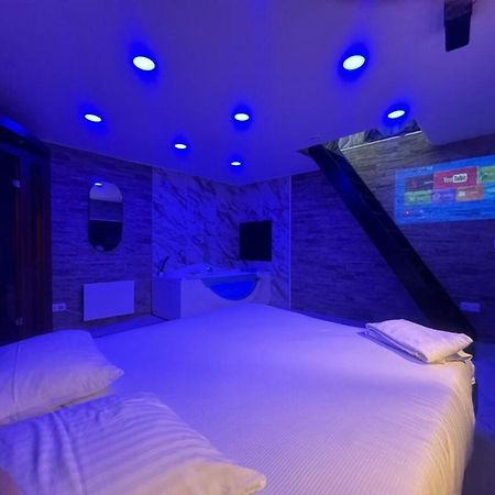 Maison Appartement Triplex Avec Jacuzzi Et Sauna Saint-Etienne  Exteriér fotografie